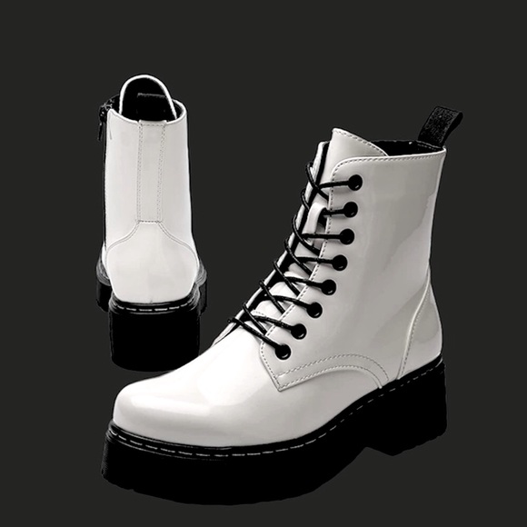 🛑BOGO🆕Trendy-Chic White Patent Chunky Boot - Picture 7 of 7